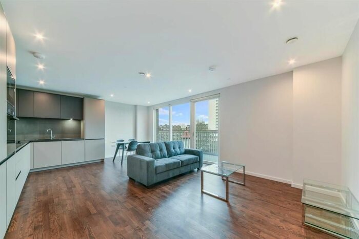 3 Bedroom Flat To Rent In Meranti Apartments, Grove Street Lond, Deptford Landings, London, SE8