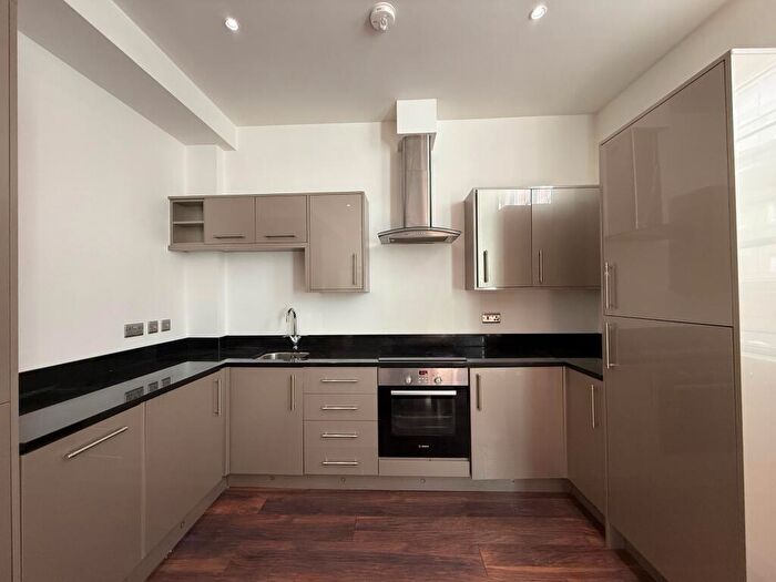 2 Bedroom Flat To Rent In Hounds Gate Court, Nottingham, NG1