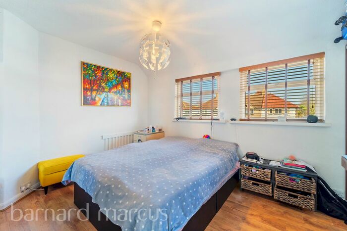 2 Bedroom Property To Rent In Devonshire Road, Hanworth, Middlesex, TW13