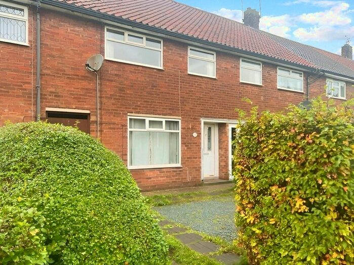 3 Bedroom Terraced House To Rent In Thaxted Close, Hull, HU8
