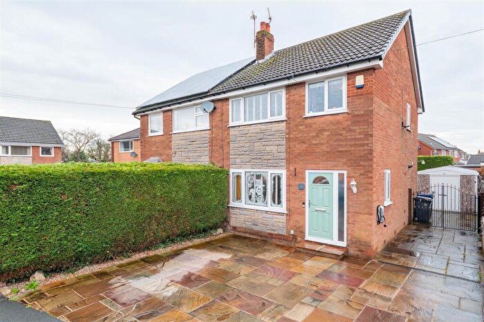 3 Bedroom Semi-Detached House For Sale In St. Christines Avenue, Farington, Leyland, PR25