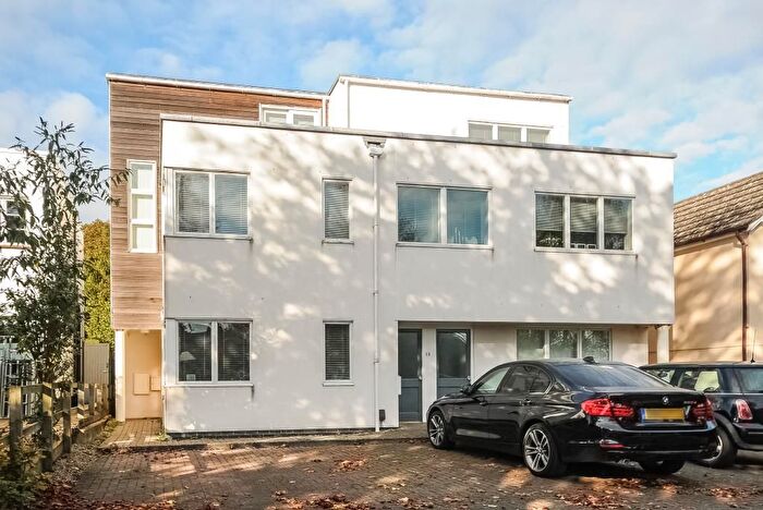 2 Bedroom Flat To Rent In Yarnells Hill, Botley, OX2