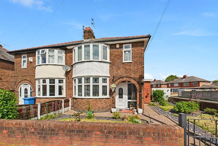 3 Bedroom Semi-Detached House For Sale In Bruche Drive, Padgate, Warrington, WA1