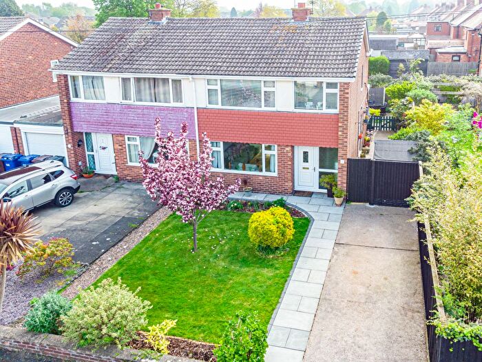 3 Bedroom Semi-Detached House For Sale In Brackenhill Avenue, Selby, North Yorkshire, YO8