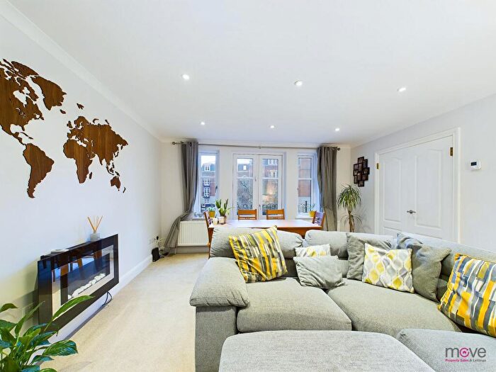 2 Bedroom Apartment For Sale In St. Georges Place, Cheltenham, GL50