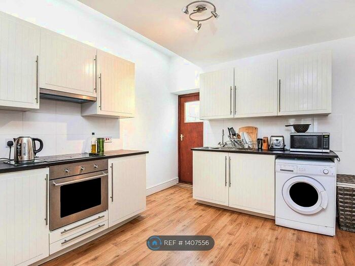 2 Bedroom Terraced House To Rent In Cromwell Road, London, N10