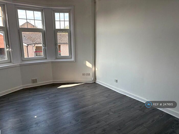 1 Bedroom Flat To Rent In Causeyside Street, Paisley, PA1