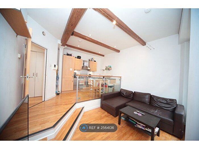2 Bedroom Flat To Rent In Princess Street, Manchester, M1