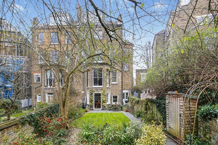 2 Bedroom Flat For Sale In Carleton Road, London, N7