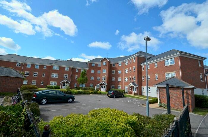 1 Bedroom Flat To Rent In Crispin Way, Hillingdon, UB8