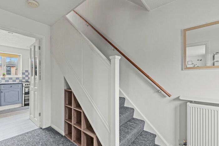 3 Bedroom Semi-Detached House To Rent In Kings Drive, Edgware, HA8