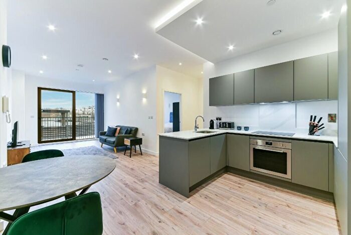 1 Bedroom Flat To Rent In Papermill House, Oxford Road, Uxbridge, UB8