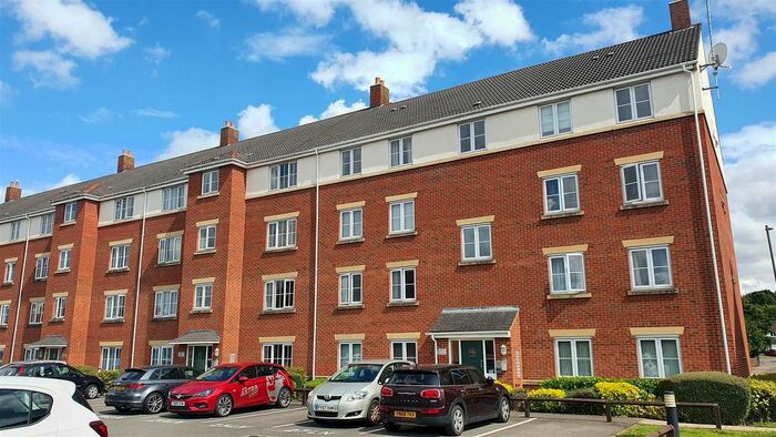 2 Bedroom Flat To Rent In Linacre House, Archdale Close, Chesterfield, Derbyshire S40