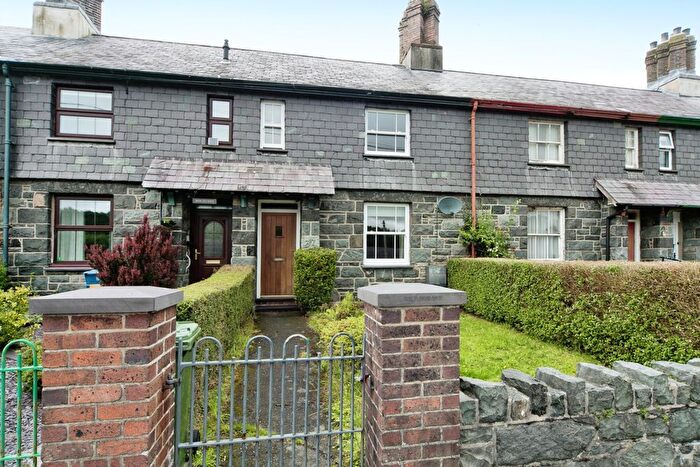 3 Bedroom Terraced House For Sale In Tanrhiw Road, Tregarth, Bangor, Gwynedd, LL57