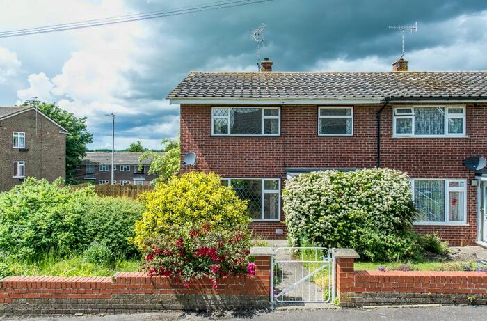 3 Bedroom Semi-Detached House To Rent In Riggs Way, Wrotham, Sevenoaks, TN15