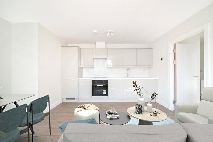 1 Bedroom Flat To Rent In Victoria Road, Farnborough, GU14