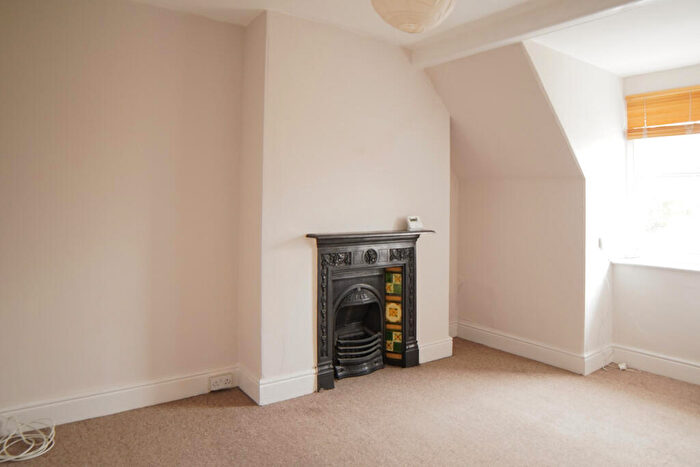 2 Bedroom Flat To Rent In B, Henleaze Road, Henleaze, BS9