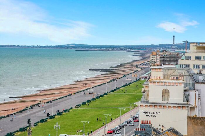 2 Bedroom Flat To Rent In Kings Road, Brighton, BN1