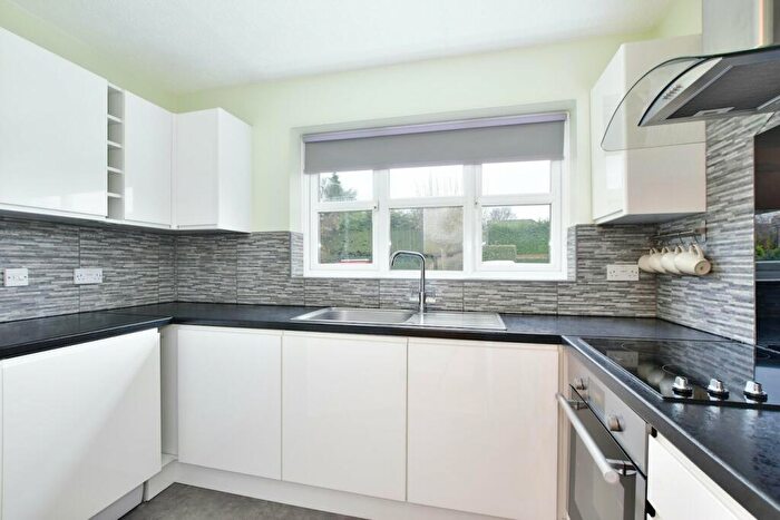 2 Bedroom Maisonette For Sale In Derwent Close, Amersham, HP7