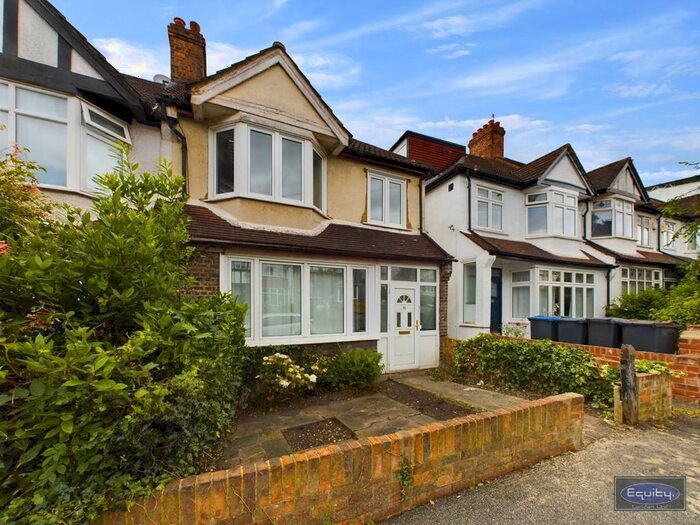 3 Bedroom Property To Rent In Wharncliffe Gardens, London, SE25