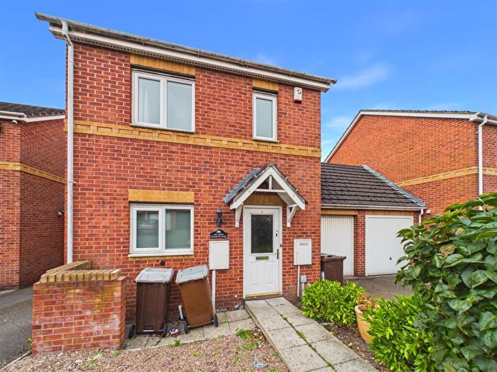 3 Bedroom Link Detached House To Rent In Marvyn Close, Bulwell, Nottingham, NG6