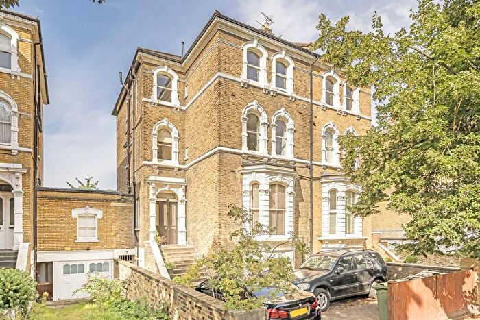 4 Bedroom Flat To Rent In Macaulay Road, Clapham, SW4