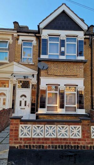 4 Bedroom Terraced House To Rent In Redclyffe Road, Upton Park, London, E6