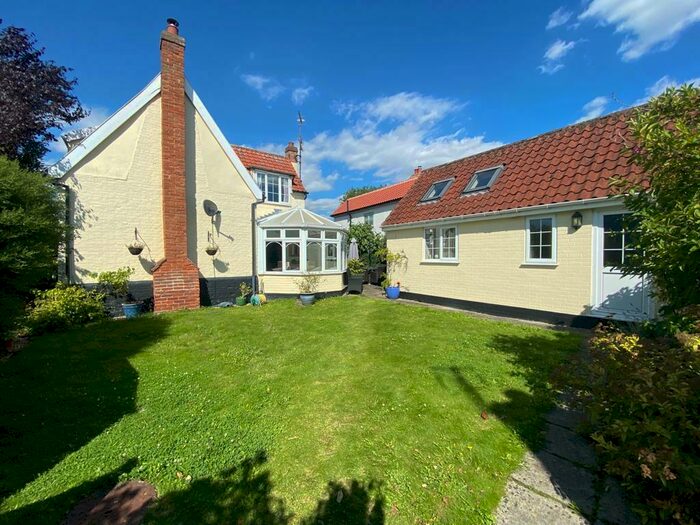 2 Bedroom Cottage For Sale In Creeting St. Peter, Ipswich, IP6