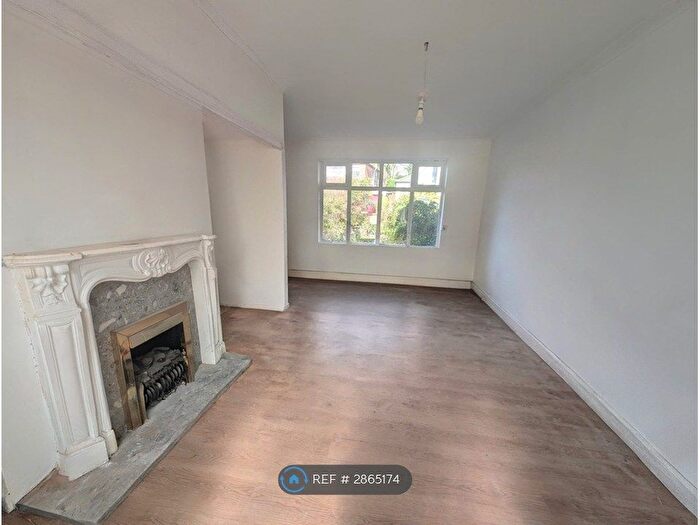3 Bedroom Semi-Detached House To Rent In Prestwich, Manchester, M25