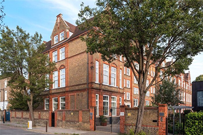 2 Bedroom Flat For Sale In Ecclesbourne Road, London, N1