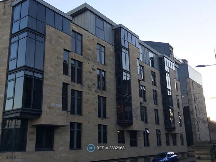 2 Bedroom Flat To Rent In The Gatehaus, Bradford, BD1