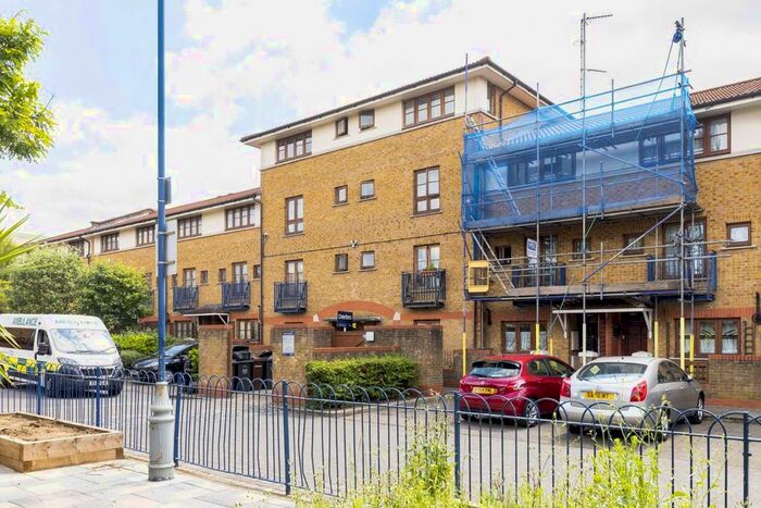 1 Bedroom Flat To Rent In Silkmills Square, London, E9