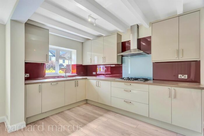 5 Bedroom Detached House To Rent In Bridges Lane, Beddington, Croydon, CR0