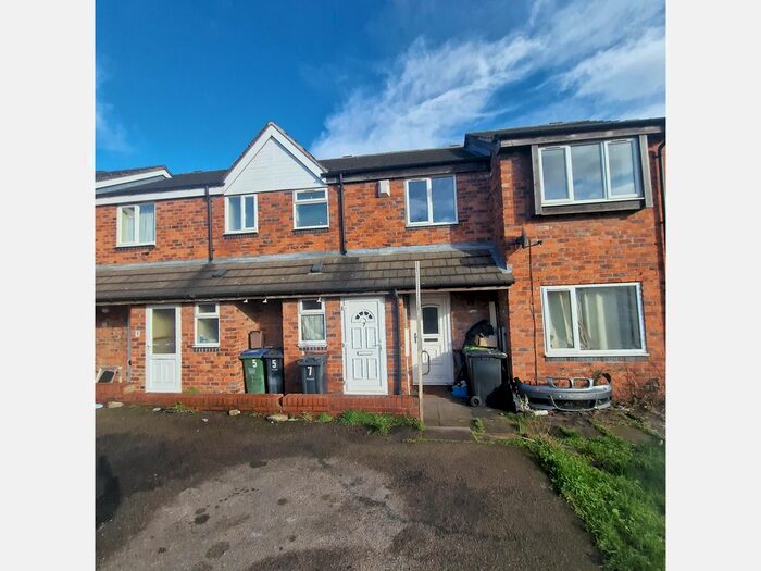 2 Bedroom Maisonette To Rent In Providence Terrace, Bull Street, Darlaston, Wednesbury, WS10