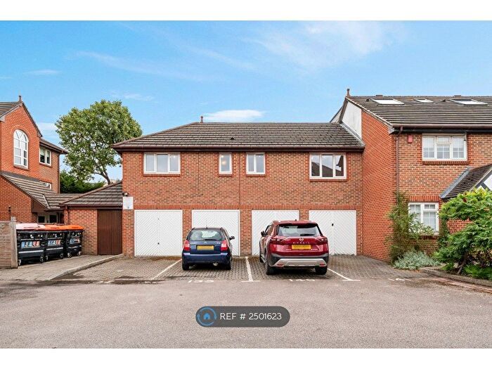 2 Bedroom Flat To Rent In Earlsfield, London, SW17