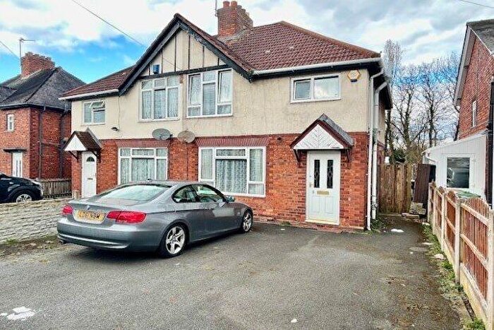 3 Bedroom Semi-Detached House To Rent In Botany Road, Walsall, WS5