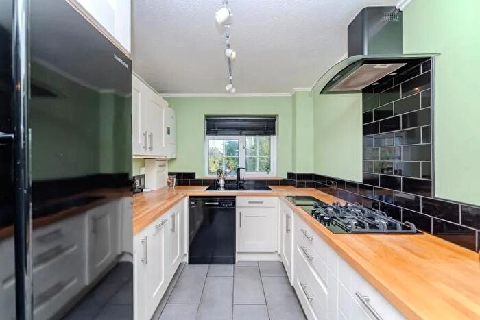 2 Bedroom Flat To Rent In Bispham Road, London, NW10
