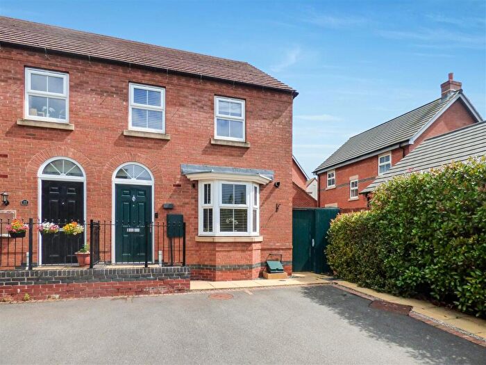 3 Bedroom End Of Terrace House To Rent In Tilly Mews, Measham, Swadlincote, DE12