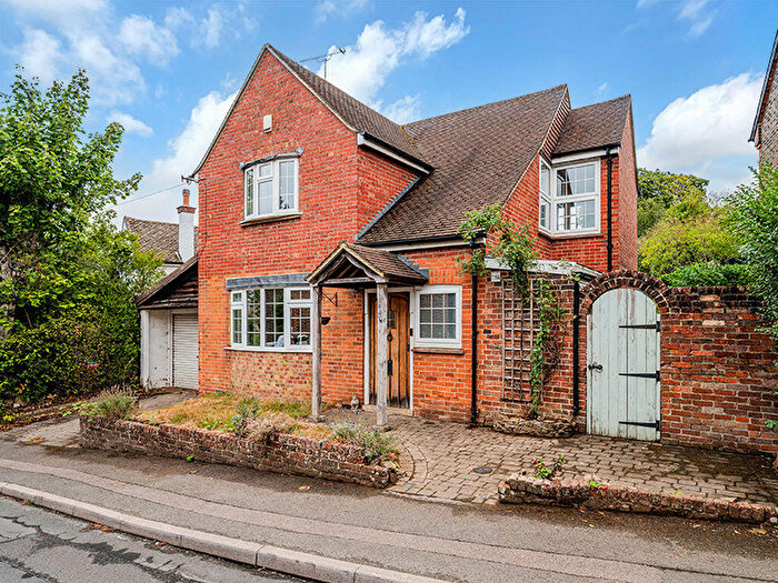 3 Bedroom Detached House For Sale In Barfields, Bletchingley Village, RH1