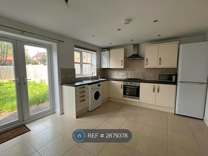 3 Bedroom Semi-Detached House To Rent In Borrowfield Road, Derby, DE21