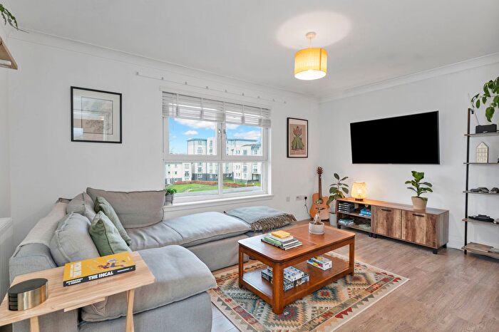 2 Bedroom Flat For Sale In / Ashwood Gait, Corstorphine, Edinburgh, EH12