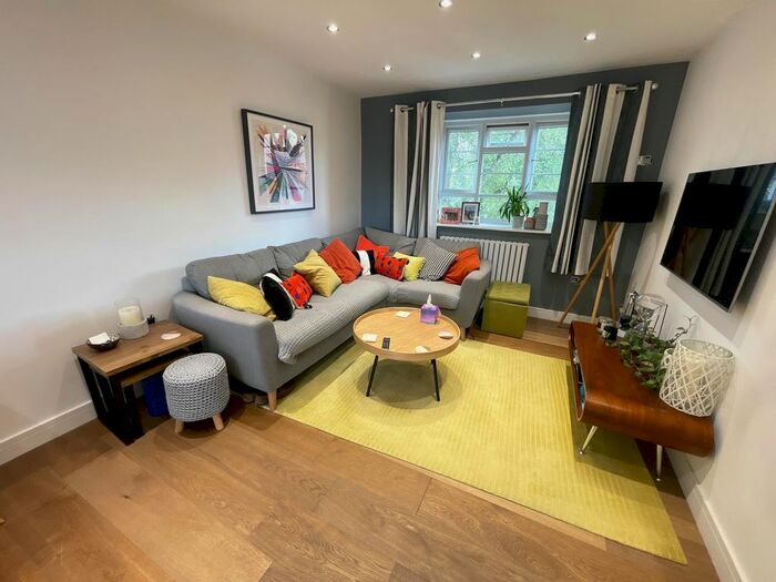 3 Bedroom Flat To Rent In Viceroy Court, Didsbury, M20