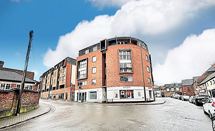 2 Bedroom Flat To Rent In **Gated Parking**Castle Quay Bedford, MK40