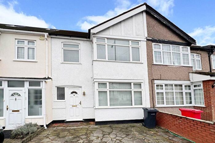 3 Bedroom House To Rent In Craven Gardens Barkingside, IG6
