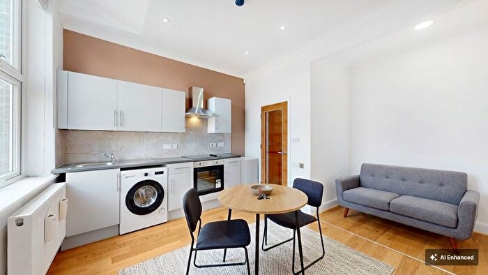 3 Bedroom Flat To Rent In High Road, London, NW10