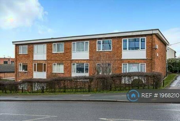2 Bedroom Flat To Rent In White Hill, Chesham, HP5
