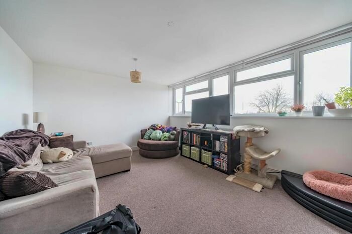 3 Bedroom Flat To Rent In Abingdon, Oxfordshire, OX14