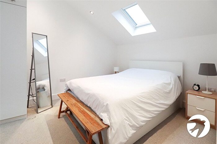 2 Bedroom Flat For Sale In Cheshunt Road, Belvedere, Kent, DA17