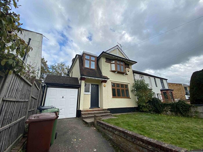 4 Bedroom Detached House To Rent In Merry Hill Road, Bushey, WD23