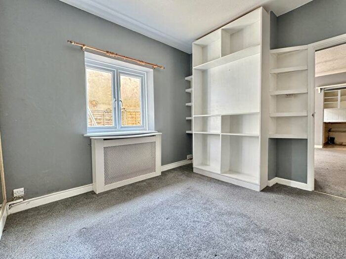 1 Bedroom Apartment For Sale In Bath Road, Cowes, PO31